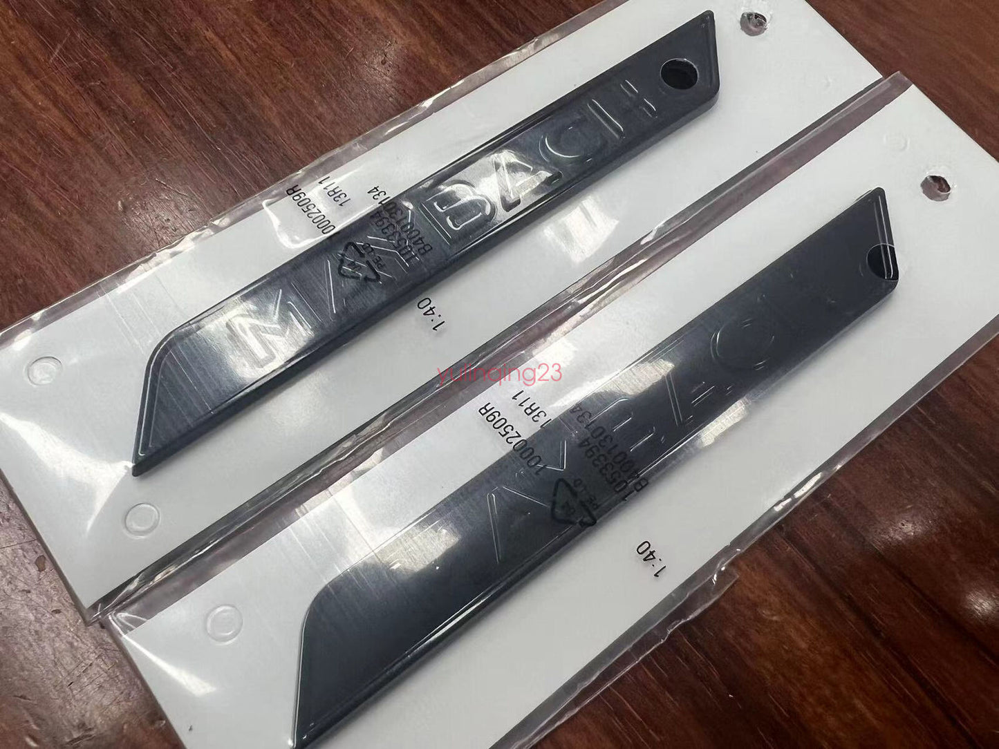 2PC Glossy Black for Maybach Letters Fender Emblem Badge for Maybach