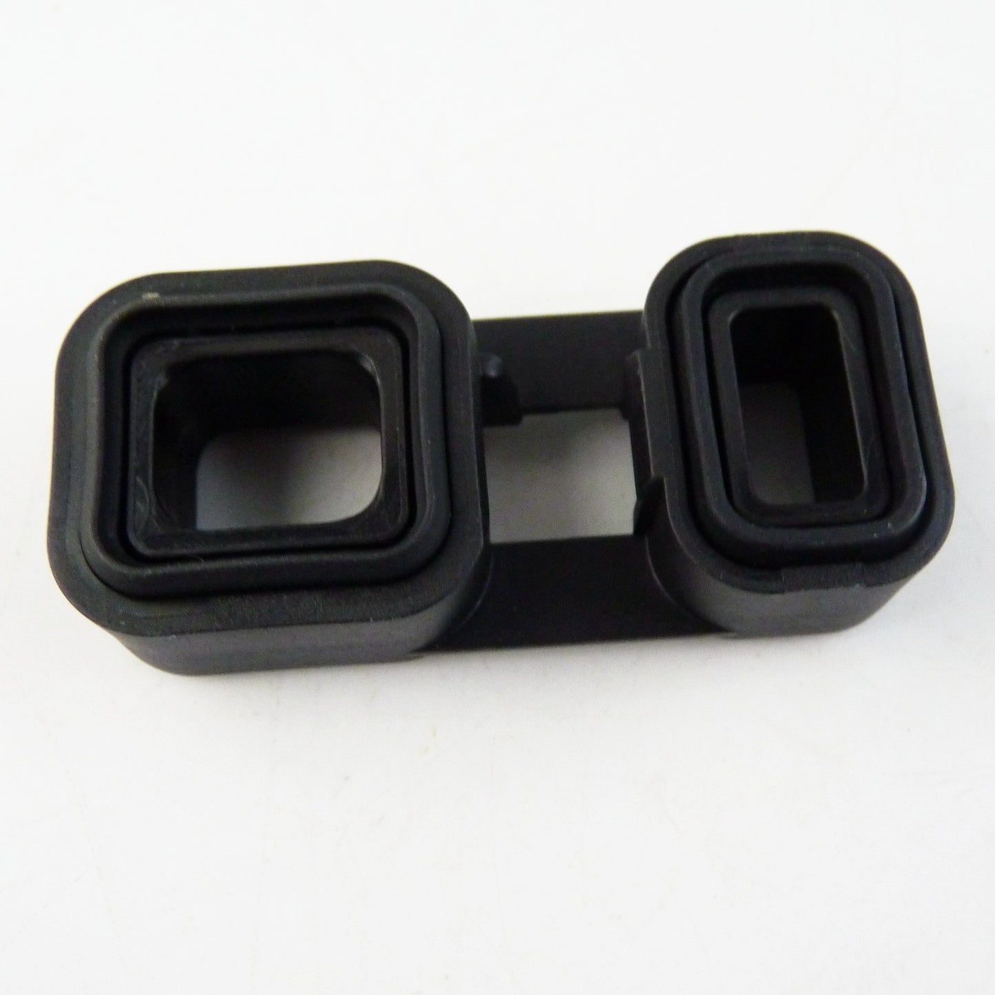 Suitable for BMW E60, E90, and E85 automatic Trans Seal adapter grommets for electromechanical valve bodies.