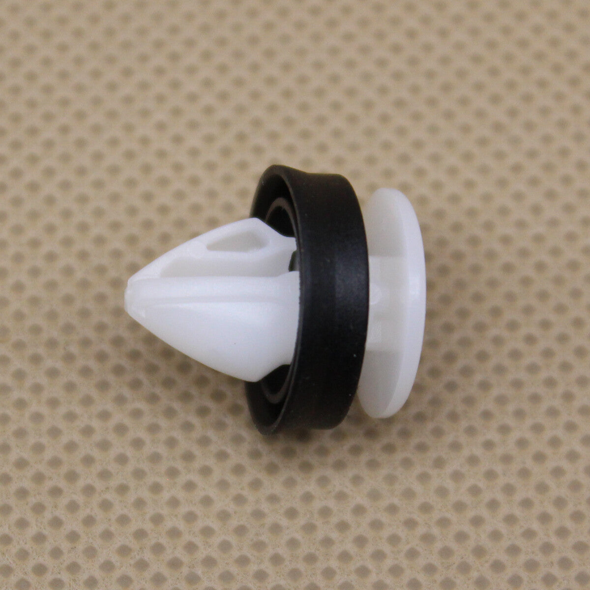 25 Wheel Fender Flare Molding Clip With Sealer for Ford Transit W716507-S300
