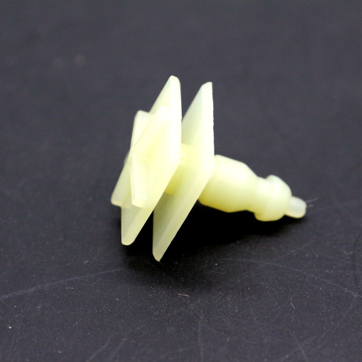 71 C thermostat for E200B S6K C4.2 engine parts 18089