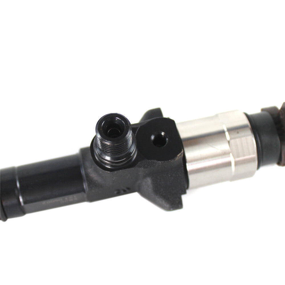 Fuel injectors 095000-6800 1J500-53050 are suitable for Kubota V3800DI engines.