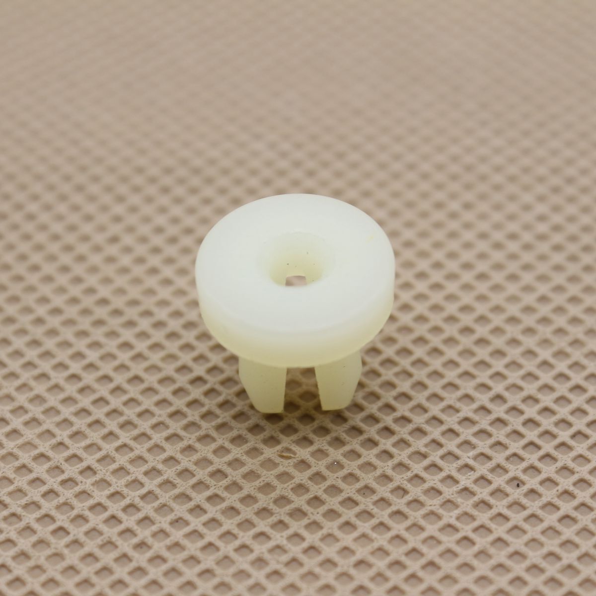 10Pcs White Nylon License Plate Nut For GM 3783006