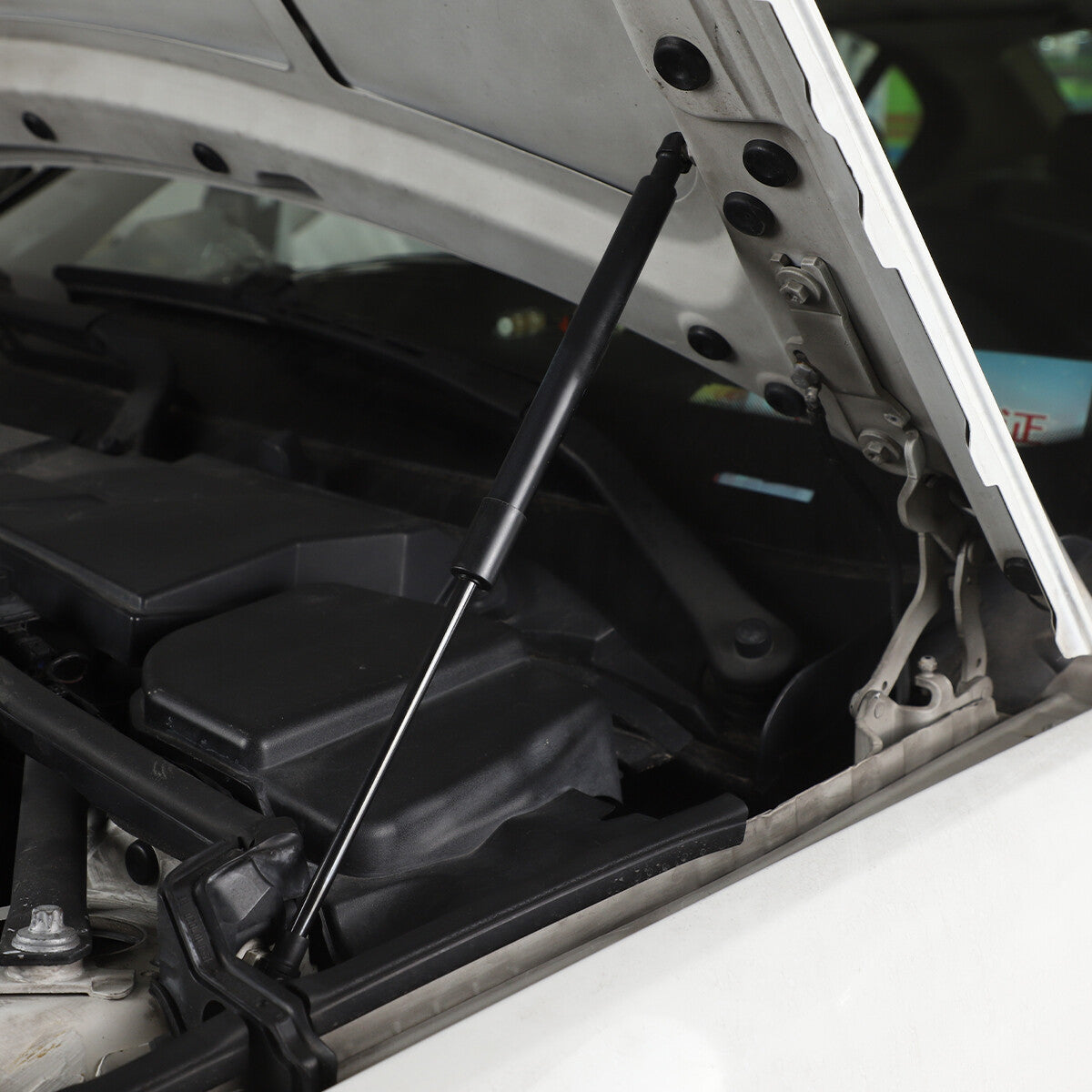 Front hood lift support struts suitable for 328i, 335i xDrive, 330i, E90, E91, E92- n
