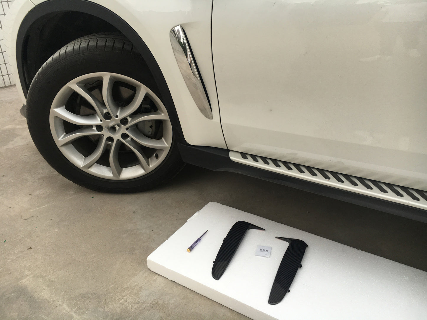 REAL CARBON Side Door Fender Air Vent Trims for BMW X6 F16 SUV Hatchback 2015-17