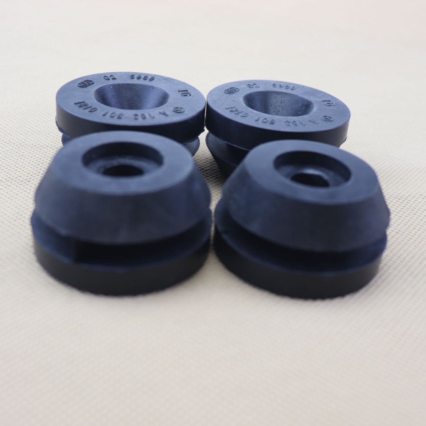 4pcs Radiator Mounting Grommet 1635010181 for Mercedes W163 ML350 GL450