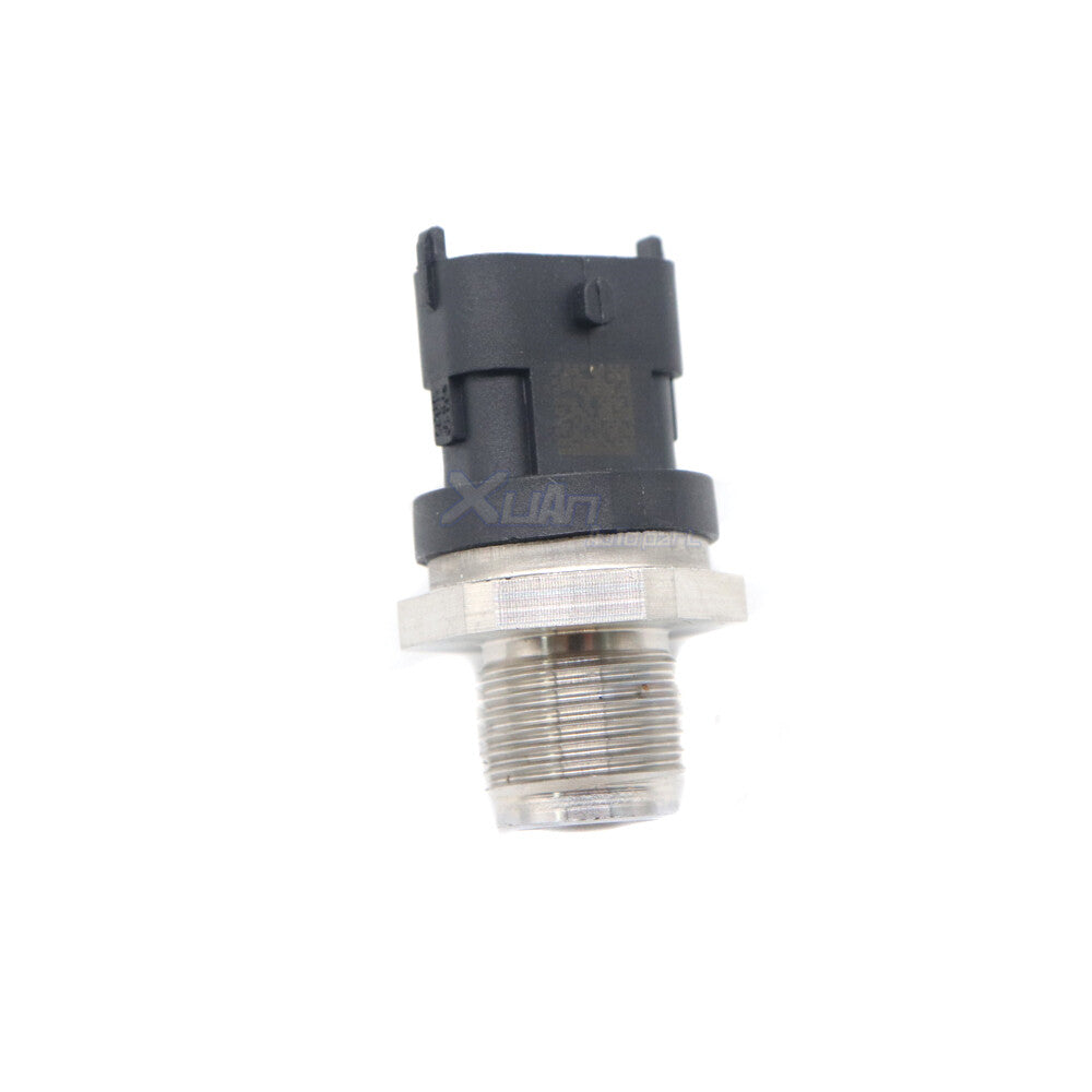 0281002907 One-piece fuel rail high-pressure regulator sensor for NISSAN NAVARA XTERRA