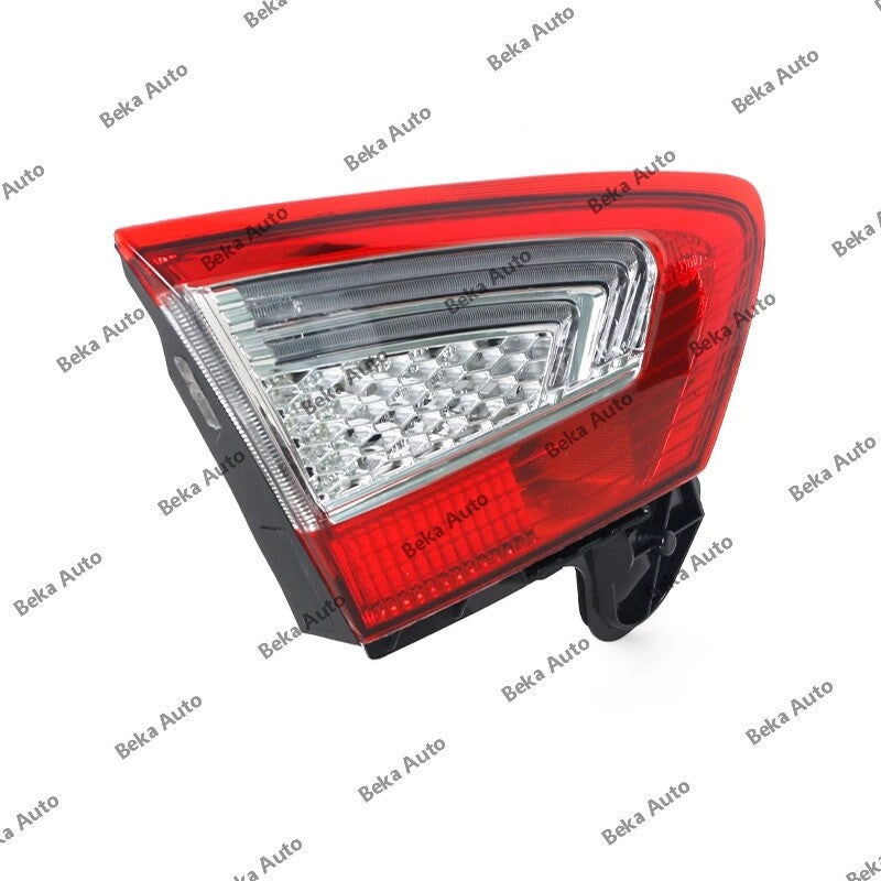 1-piece set of right inner rear taillights for 2011-2012 for Ford Mondeo Fusion DRL.