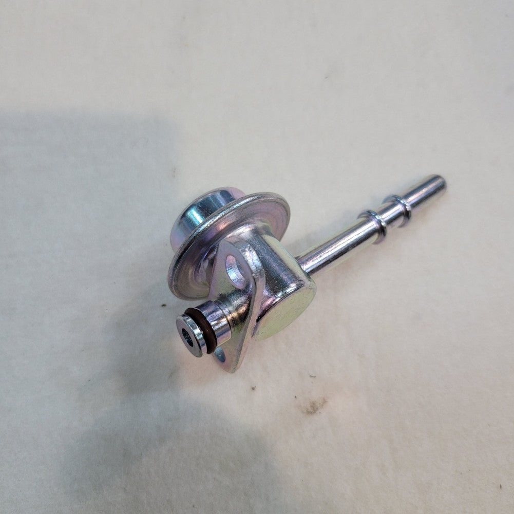 Fuel Pressure Regulator for Toyota for Camry 2003-2007