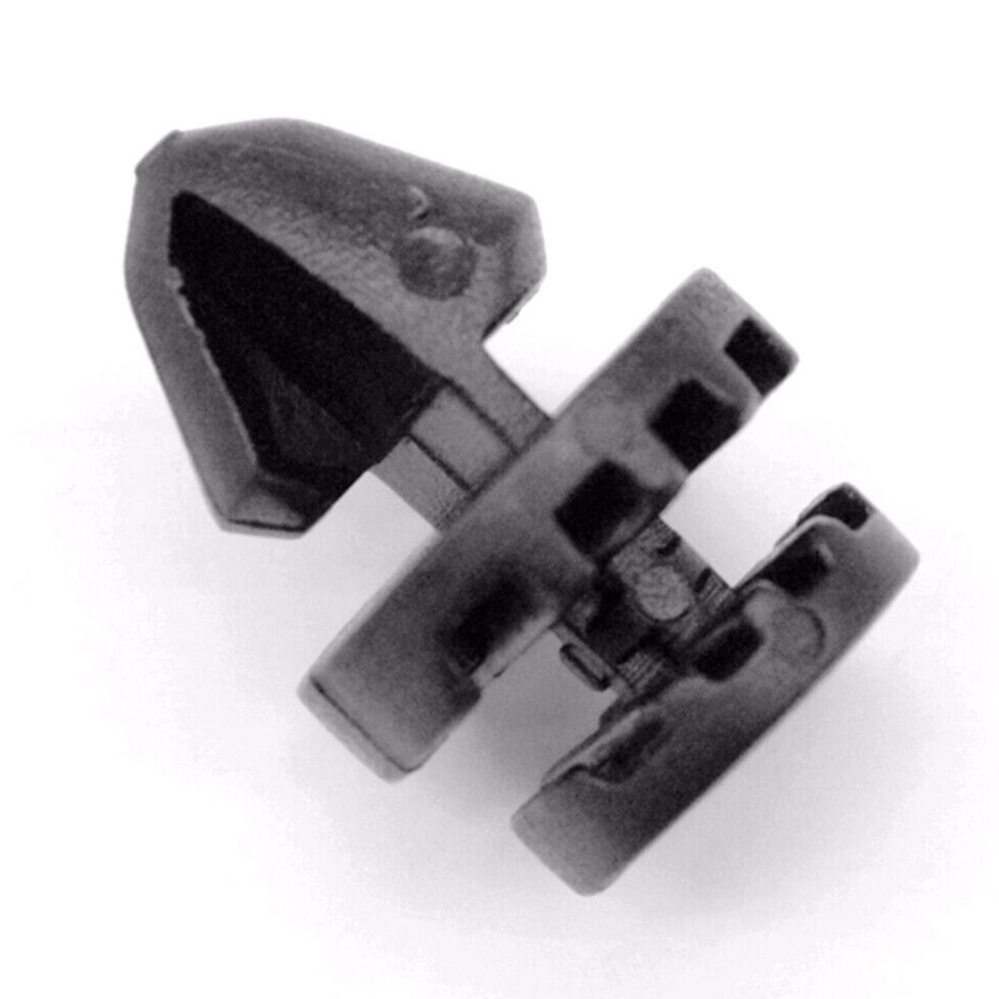 30 Front Wheel Arch Plastic Trim Clips DYC500010 for Land Rover LR3 LR4