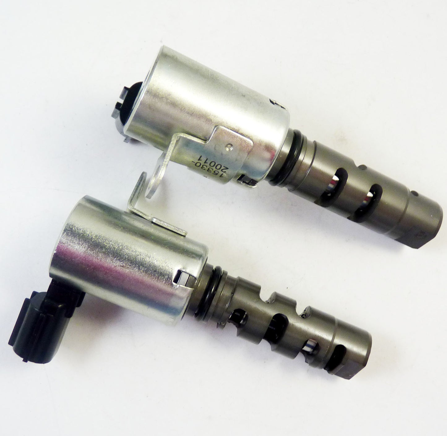 Cam timing oil control Solenold valve left and right for for Lexus for 1534020011- v