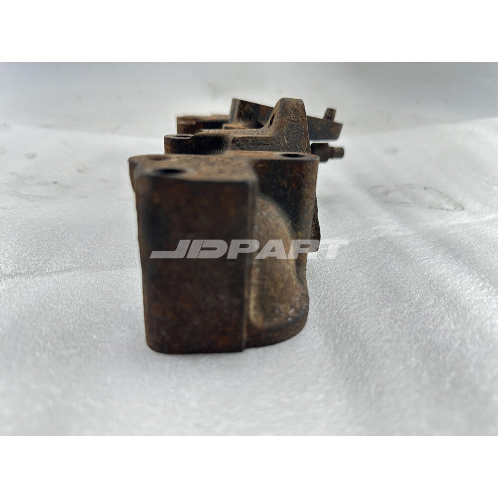 4LE1 exhaust manifold is suitable for Isuzu excavator engine parts.