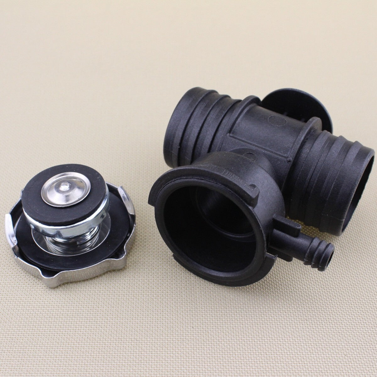 Fit for Dodge Dakota/Durango 2000 - 2004 4.7 L Upper Radiator Hose with Cap 52029195AK