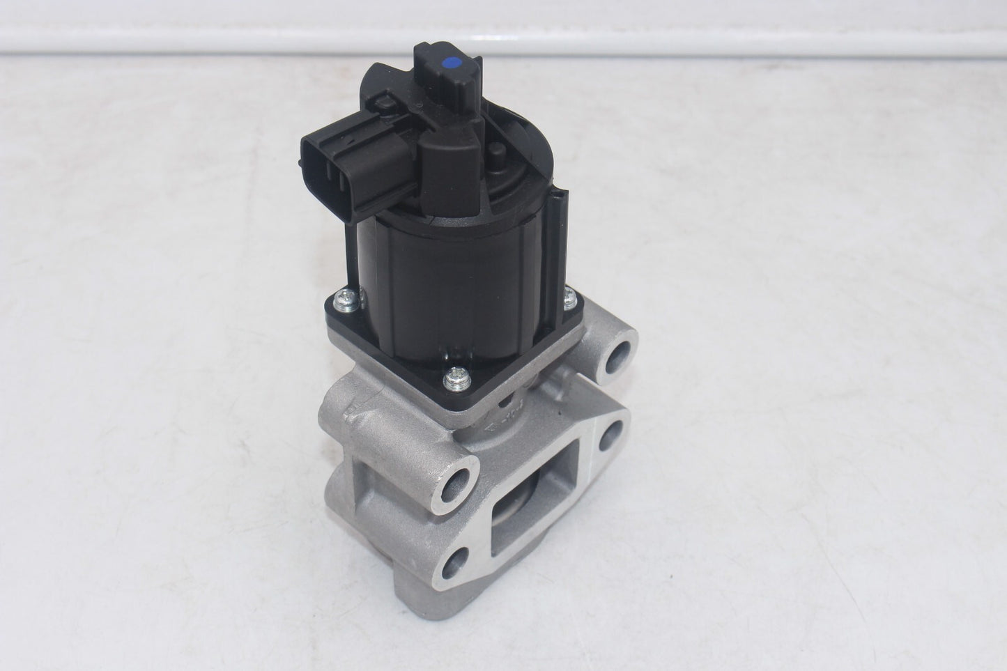 Recirculation EGR Valve 1582A037 for Mitsubishi L200 Pajero Triton Shogun 831018