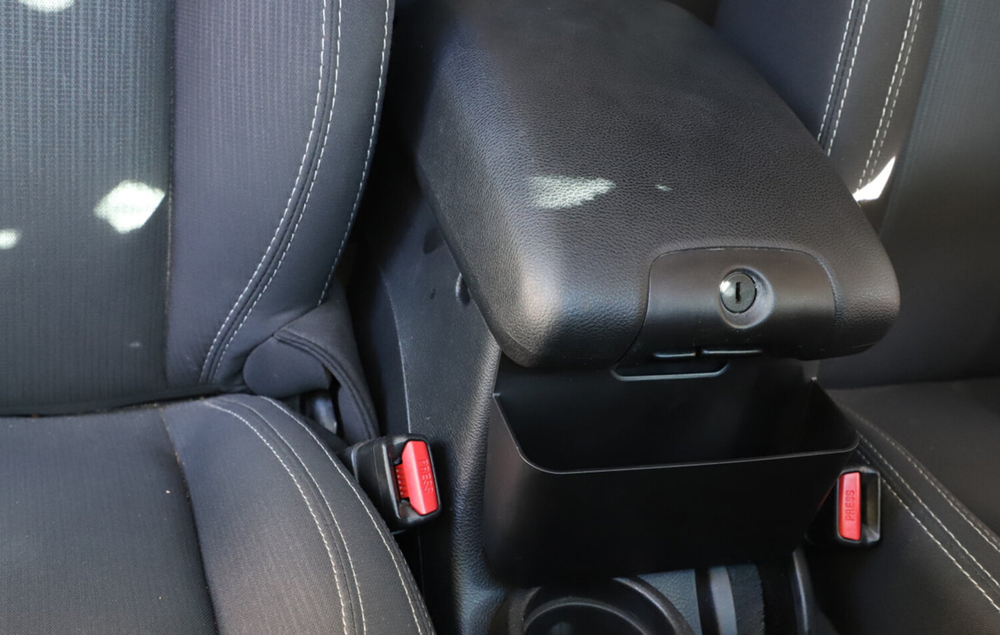 Front Center Console Armrest Storage Box Tray for Jeep for Wrangler JK JKU 2011-2018