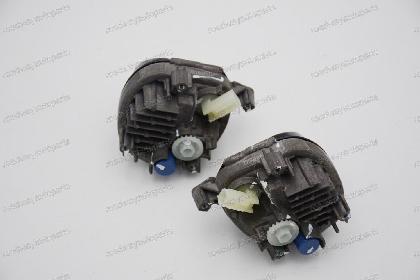 Front Bumper Left Right Fog Lights Driving Lamps for Mazda 3 Axela 2017 2018