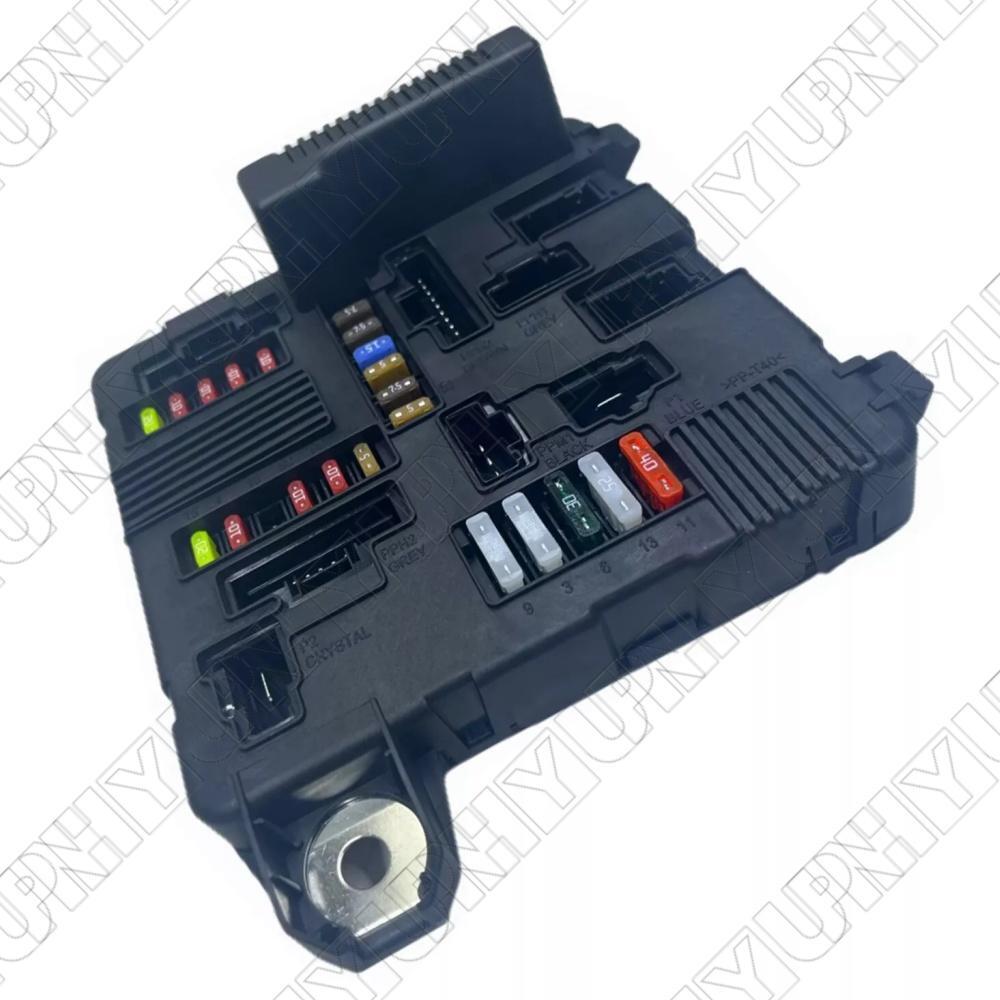 8200306032 Replacement Engine Fuse Box Module for Renault Megane II Scenic II Q
