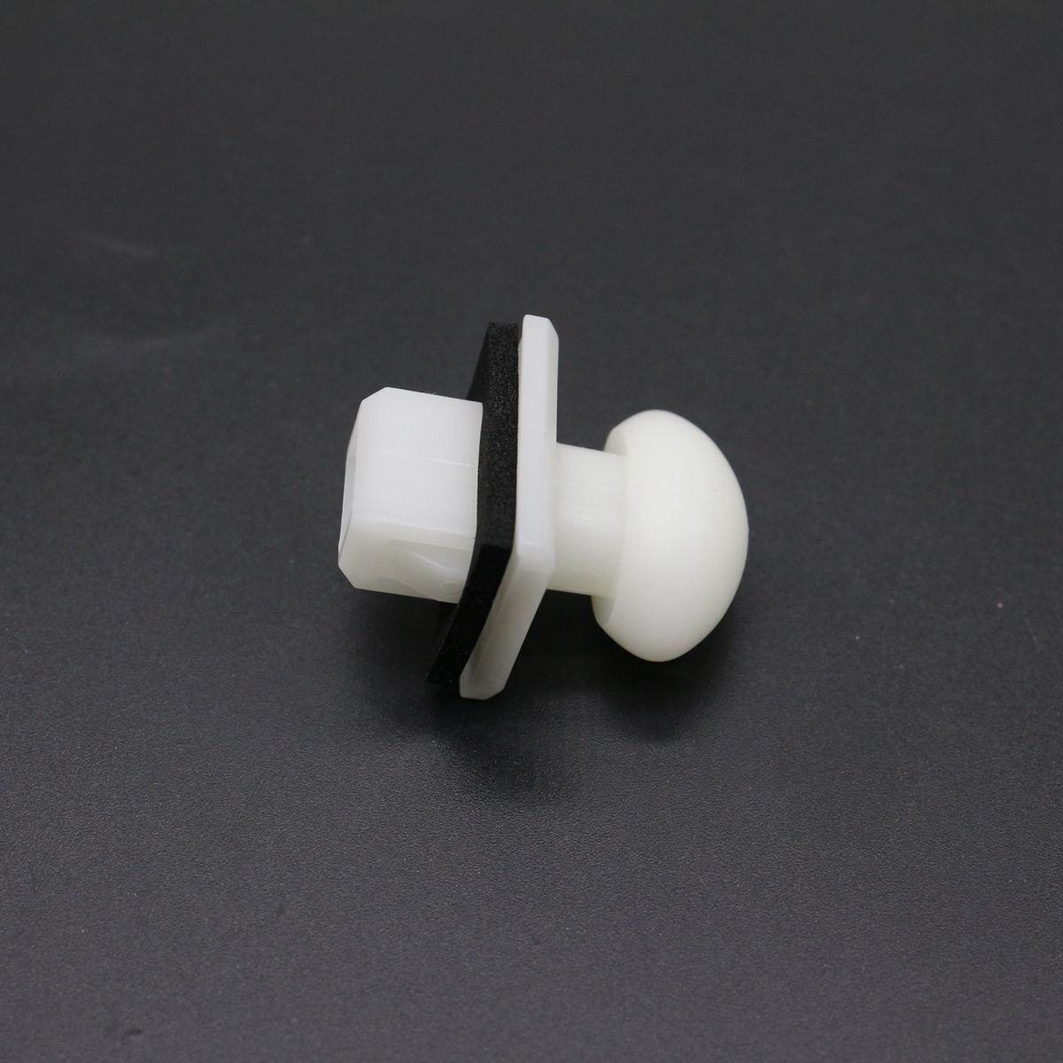 Front-end molded clamp anti-collision cover retainer suitable for Ford W705849-S300 Quantity 10
