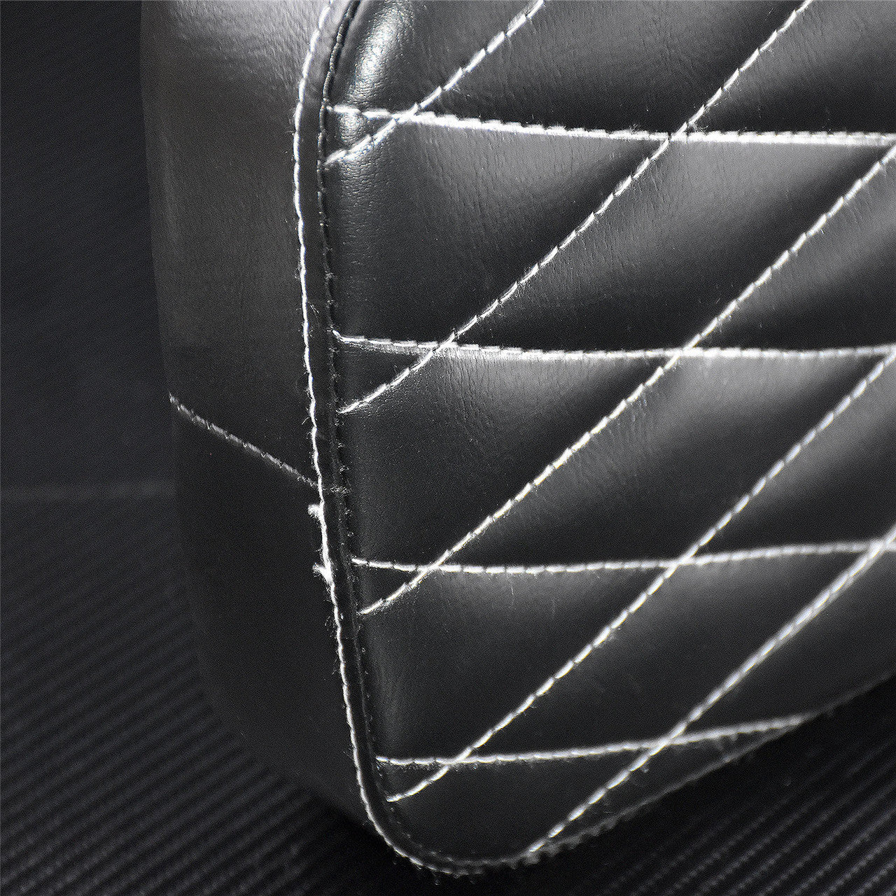 8 Suction Cups Diamond Rear Passenger for Seat Pad Fit for Harley Cruiser Chopper Q