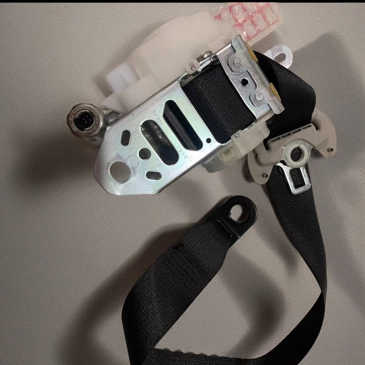 Suitable for Toyota Tundra 2006-2011 Front Left Driver Side for Seat Belt RetractoBK
