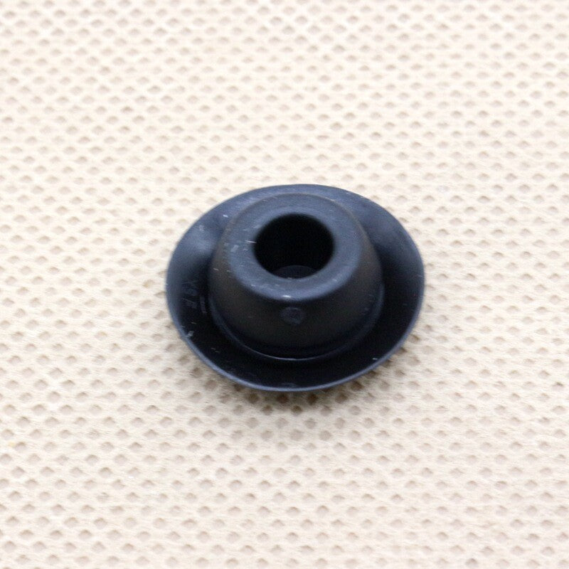 5-Piece Pack of Car Body Hole Plug Rubber Cap Sealing Clips for Nissan 74849-JD00A