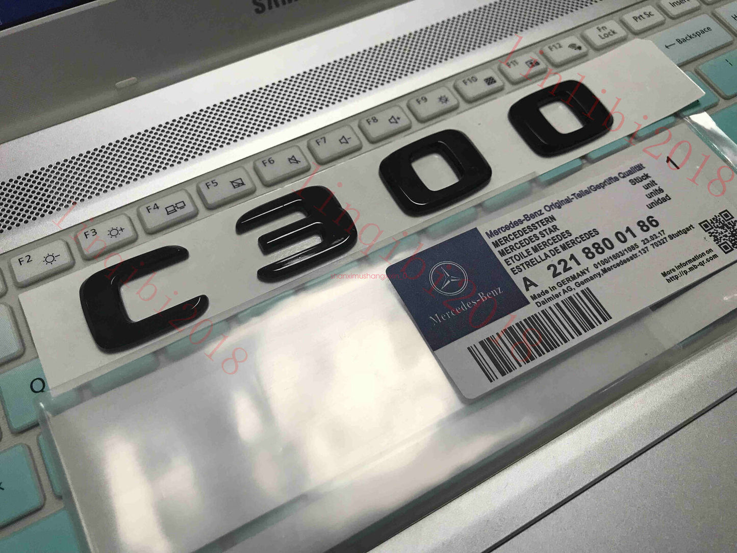 Glossy black 3D C300 lettering Trunk badge for C-grade C300