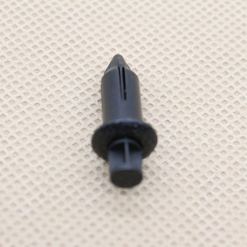 10 radiator grille and trim panel push-lock clips for GM and for Toyota