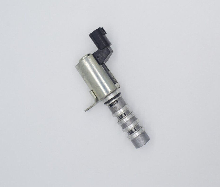 Engine camshaft variable valve timing solenoid valve (VVT) suitable for Versa 23796-ED000- n