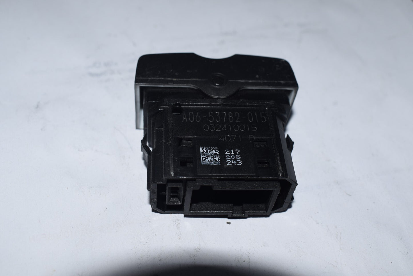 for Freightliner Cascadia A06-53782-015 Engine Stop Cover Switch - n