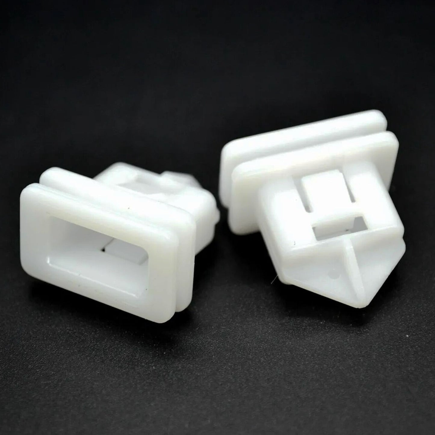 20 Pcs White Nylon Rocker Molding Clip for VOLVO C30 S40 V50 V70 XC60 XC70