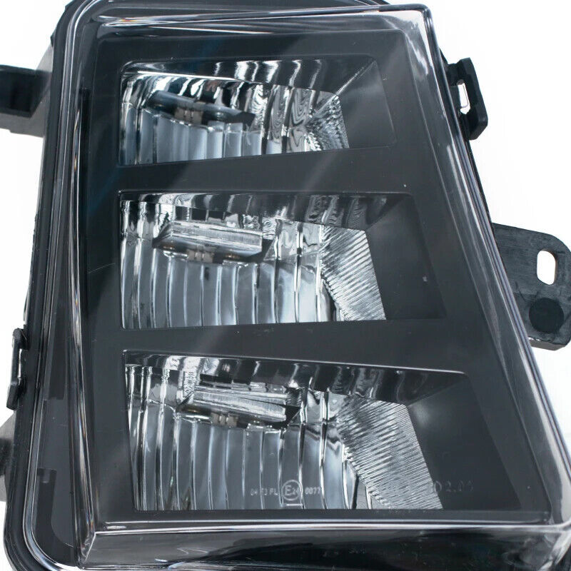 1. Dual front bumper fog lights (DRL LED) suitable for Volkswagen MK7.5 GTI GTD (2017-2019)
