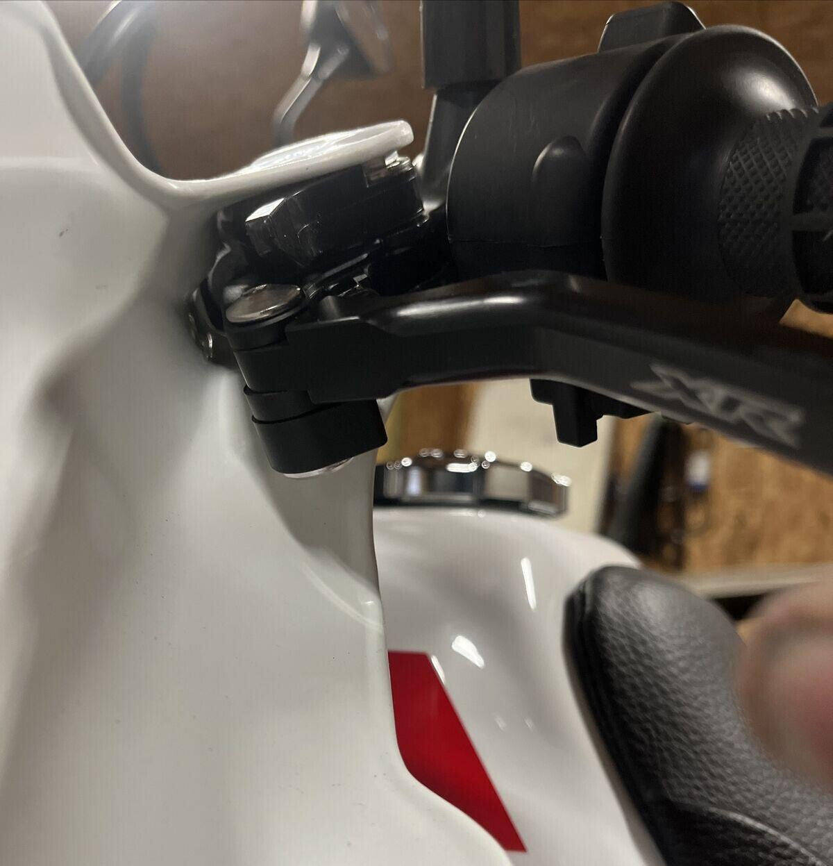 Automotive 2-Piece Fuel Line Hose Quick Release Female Connector 7.89 mm ID6 8x6 180 p