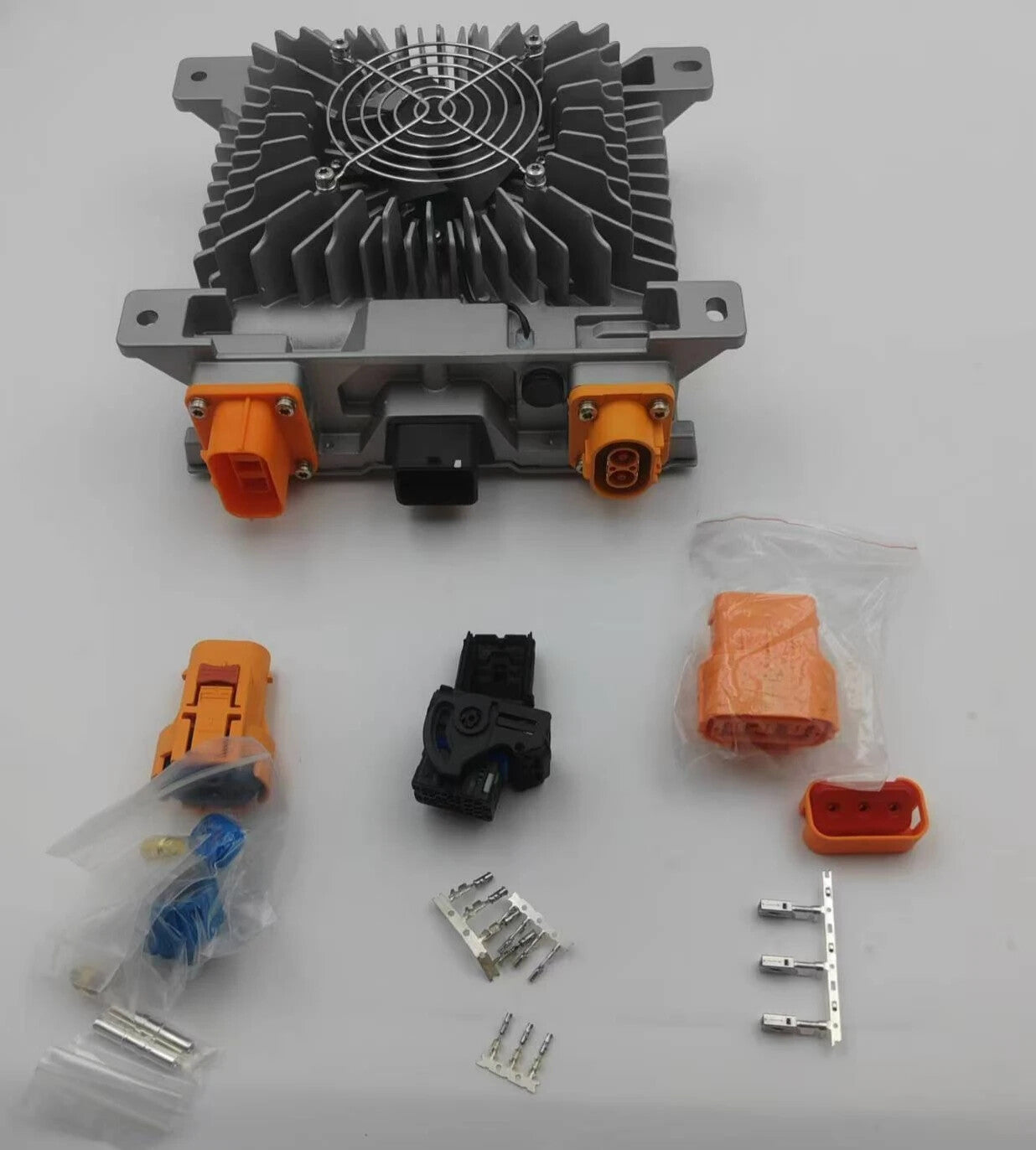 pieces of 01F002A fuel injectors suitable for Citroen C2, C3, for Peugeot 206, 306, 307 - brand new fuel injectors