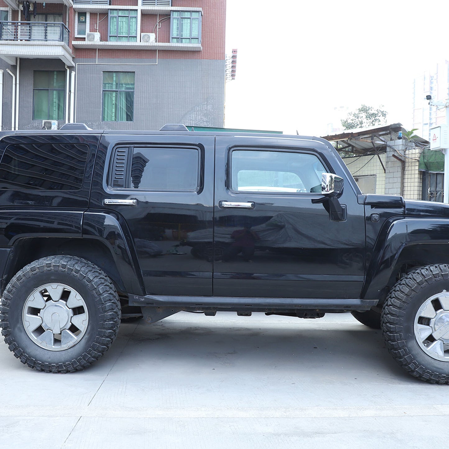 Alloy rear window glass cover trim (2 pieces) for Hummer H3 (around September 2005) n