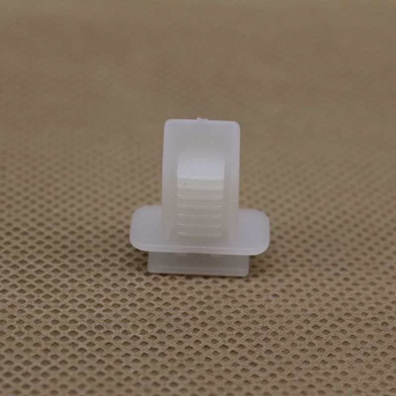 10-piece set of interior trim panel retaining clips for Land Rover L63808