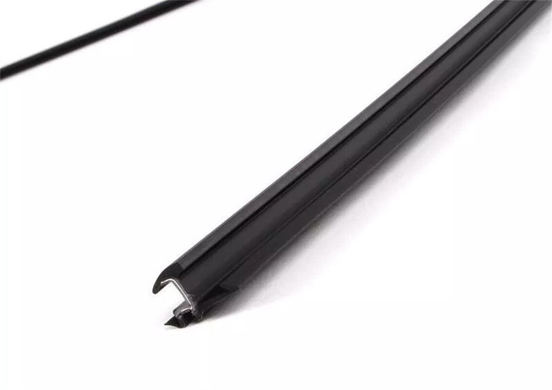 Front windshield molding seal suitable for BMW E46 3 Series 325ci 330ci M3