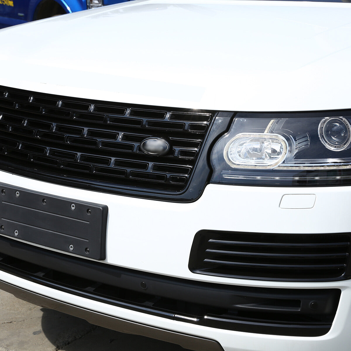 Black front bumper grille body molding trim available for Range Rover Vogue L405 2013 - 2017