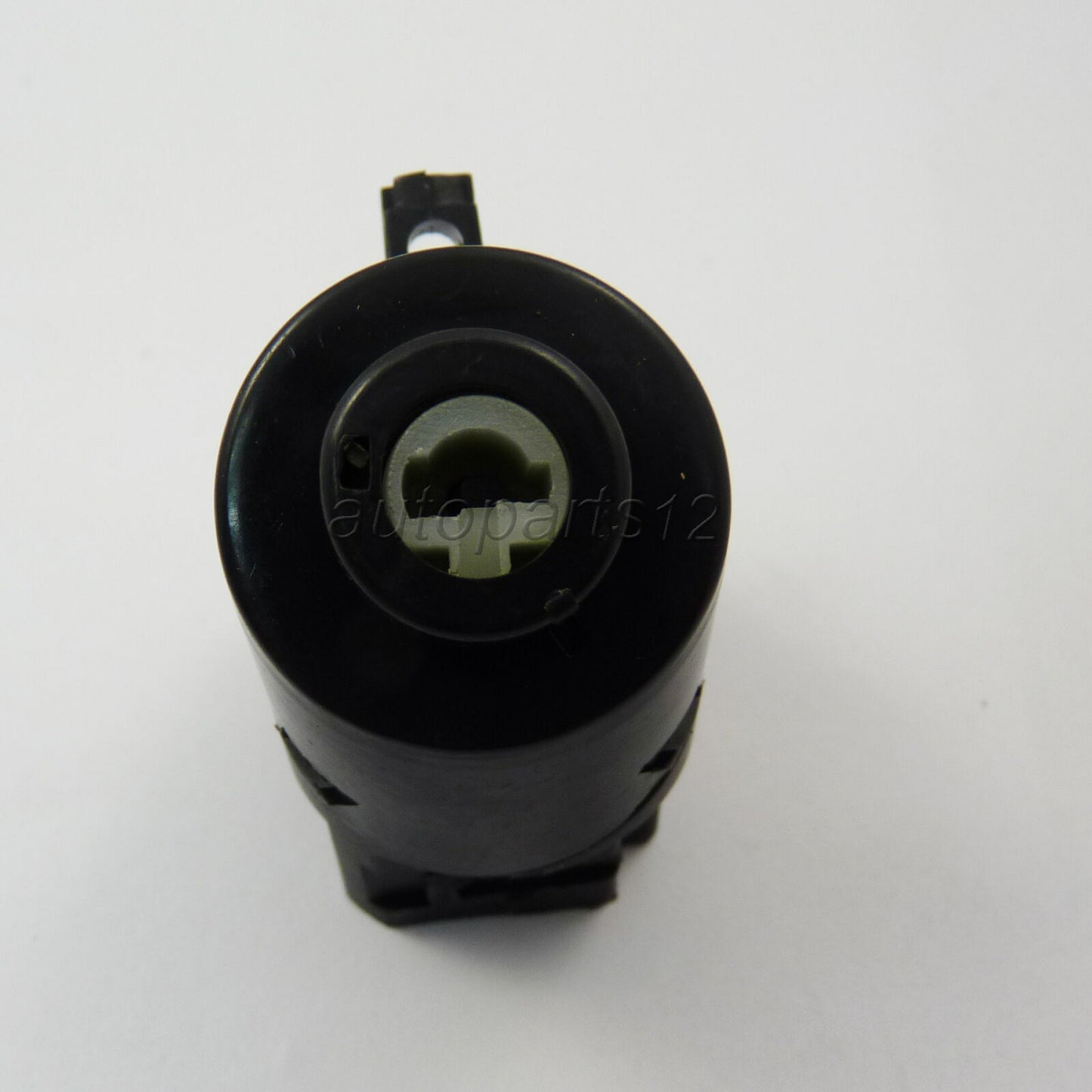 Ignition switch 6N0905865A is suitable for VW for Jetta,for Golf,Cabrio, for Passat,and Corrado. Q