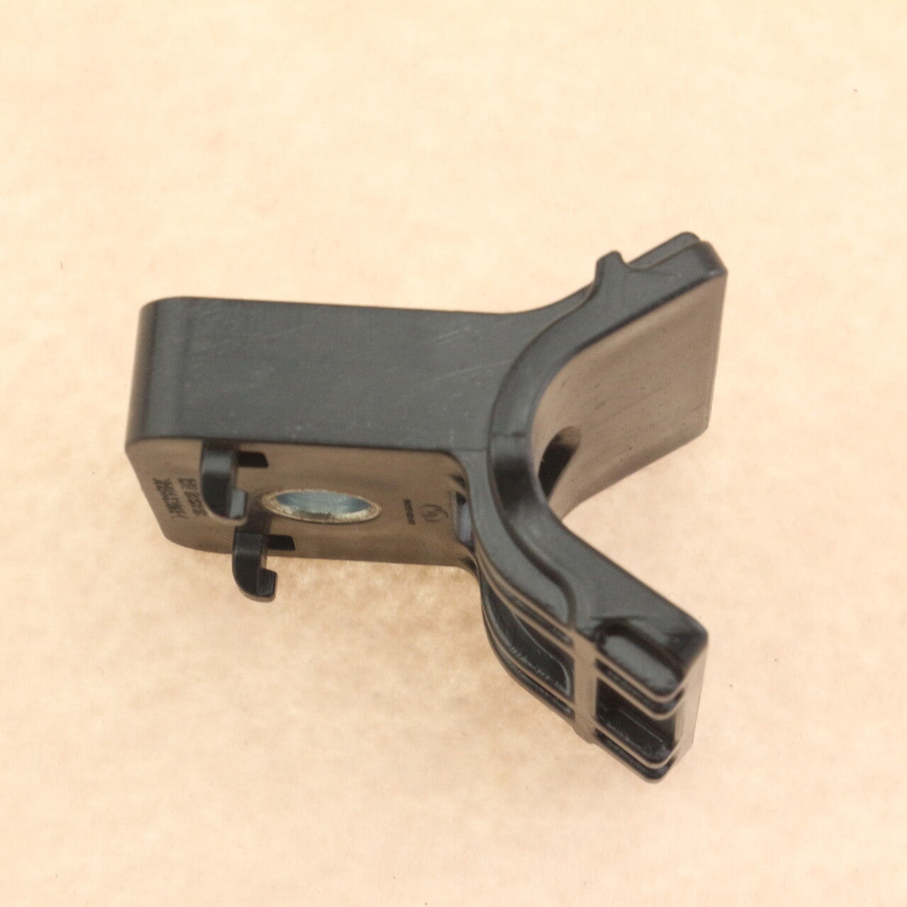 Fit for Chevy for Cruze for Buick Verano 1.4L 1.6L 2.4L Engine Radiator Bracket 13250318