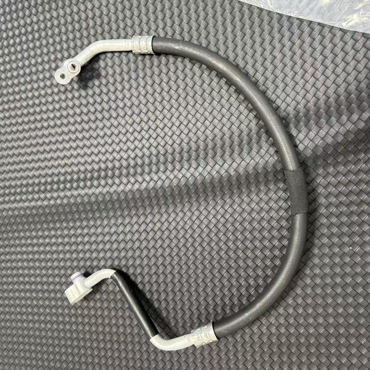 8T0260701N A/C Air Condition Hose Line for Audi for A5 for A4 10-17 Q
