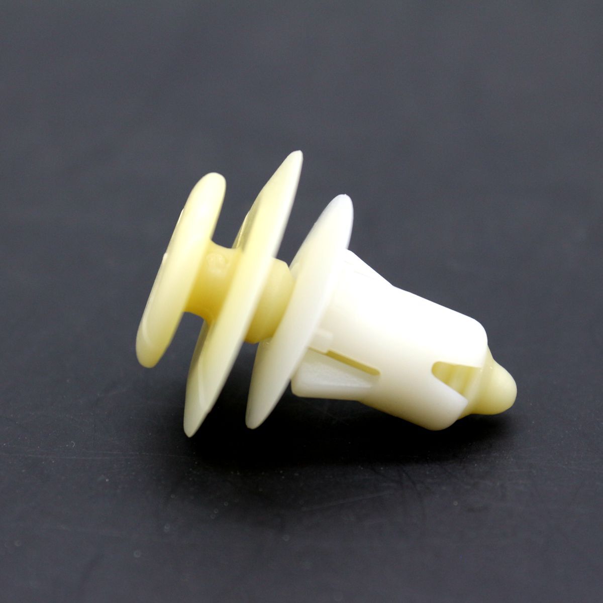 Rear engine mount cover clip DYR500010 X10 for Land Rover Discovery 3 & 4