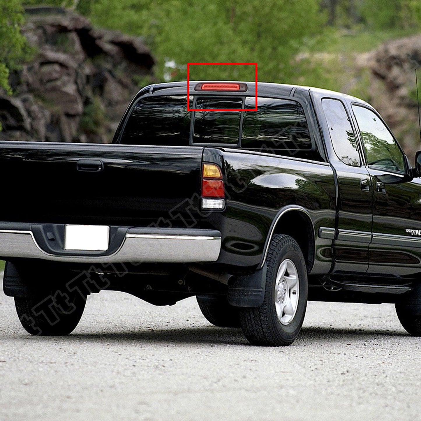 Suitable for 2000-2006 for Toyota Tundra LED third taillight brake light, high-mount cargo light. Q