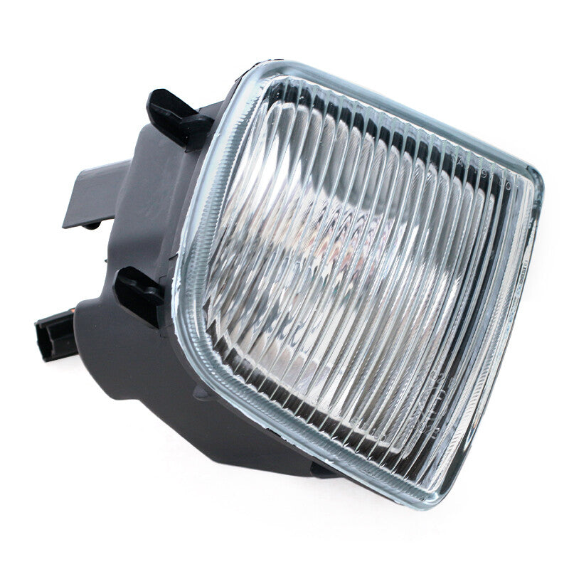 The left front bumper fog light/driving light is applicable to for Nissan Pathfinder models from 1999 to 2004.