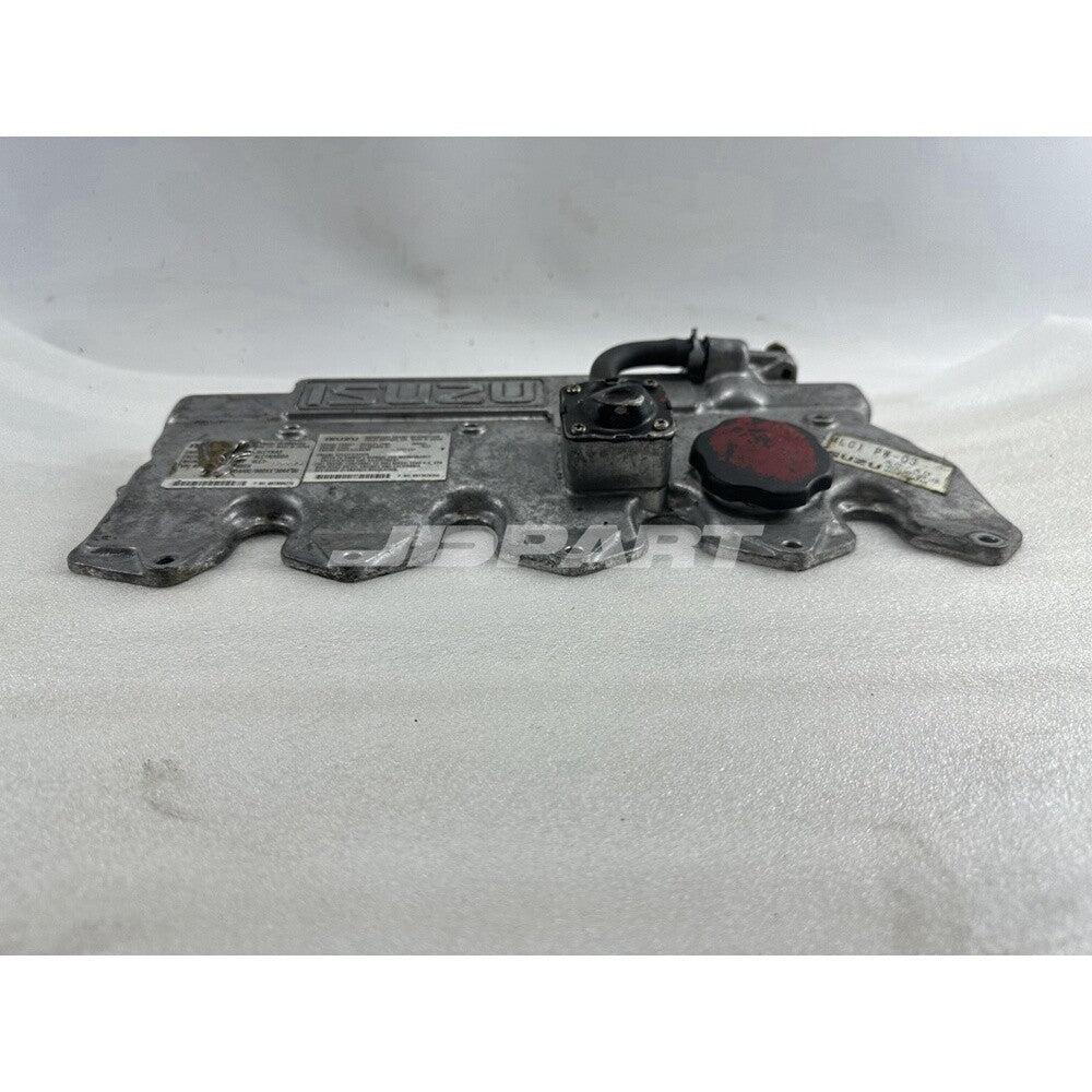 4LC1 valve chamber cover is suitable for Isuzu excavator engine parts.