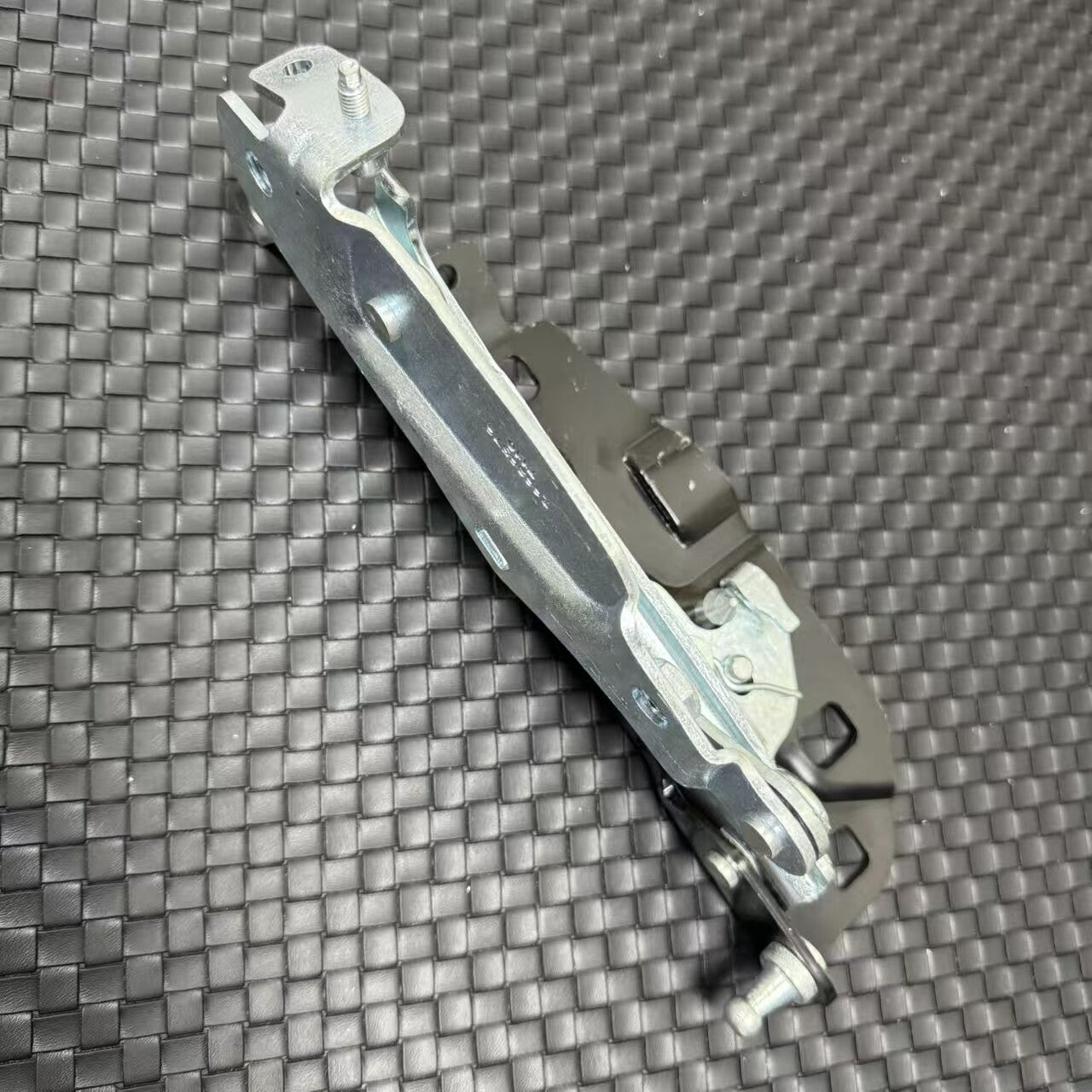 Hood Hinge for GM LaCrosse 17-19 Q