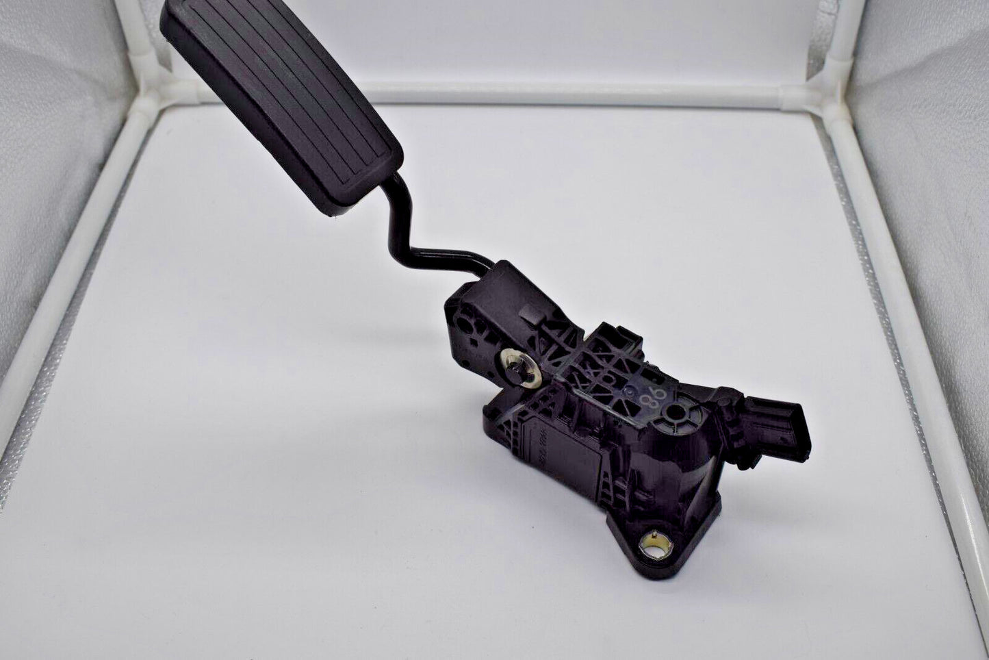 NEW for Honda CR-V 2013 Diesel Gaspedal 2700000400 AME15793 Q