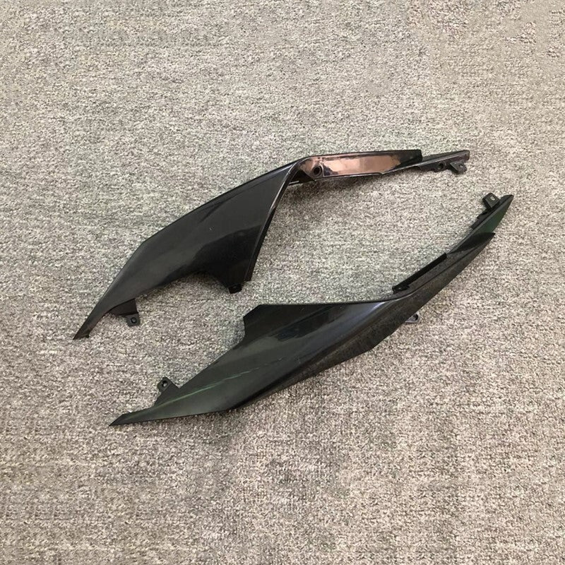 Motorcycle rear for seat side fairing panel suitable for RS660 2022