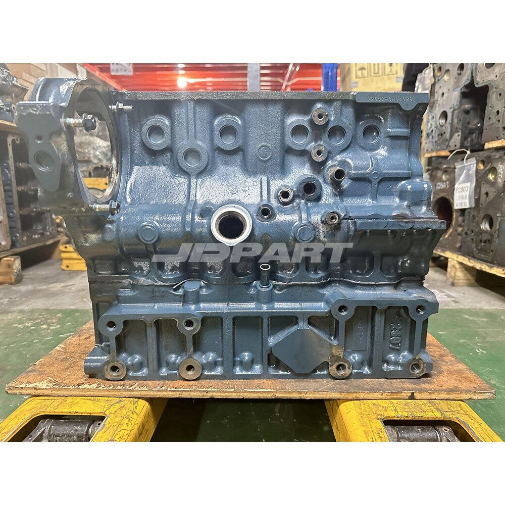 V2607T cylinder block with hydraulic pump bore is suitable for diesel parts.