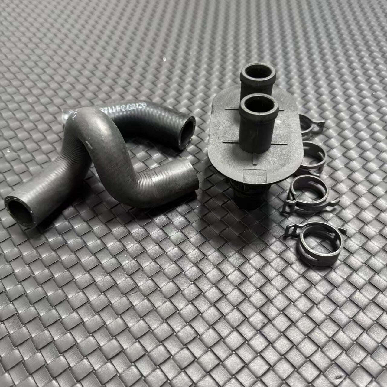 8R0122291 Heating Hose Adapter for Porsche