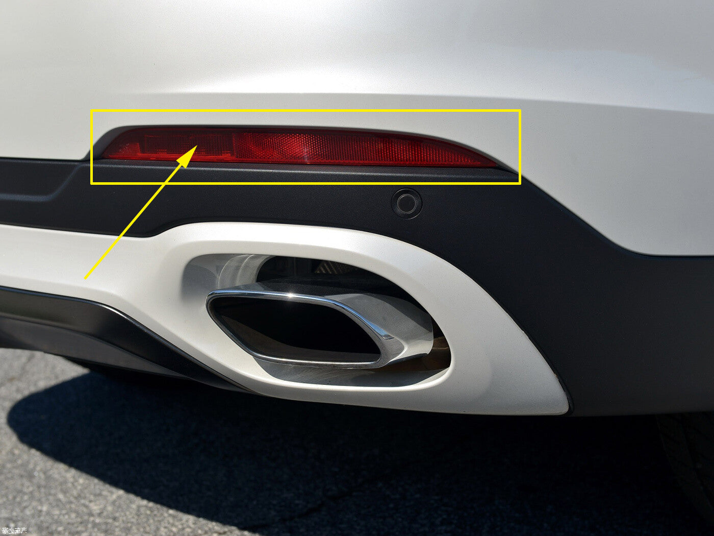 Right Rear Bumper Fog Light Reflector For X6 F16 28iX 30dX 35iX 40dX 50iX n