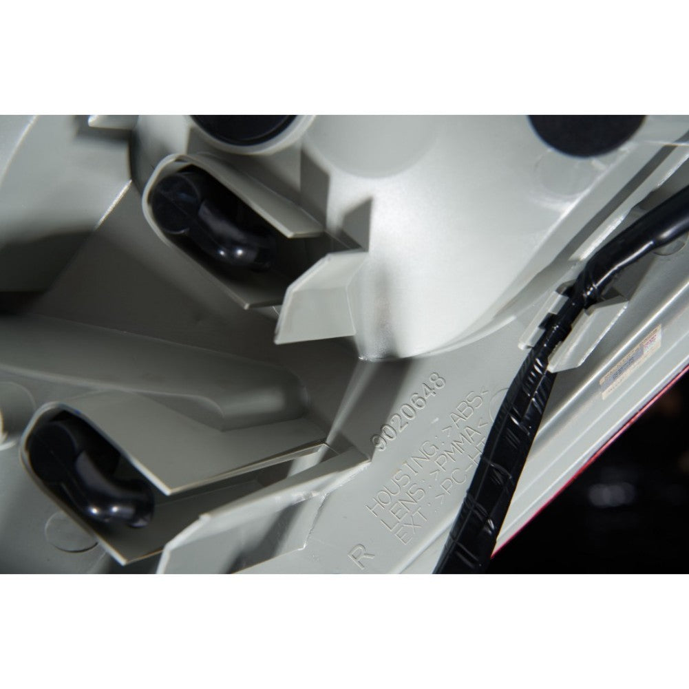 Parts# 9020648 Tail Lights All R 1pack